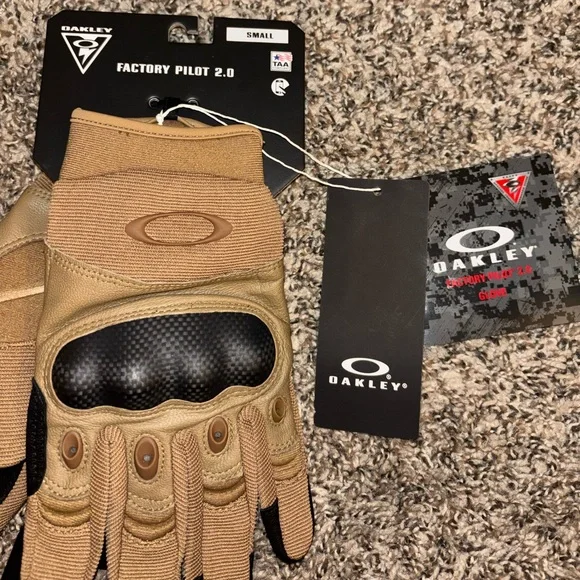 Oakley Factory Pilot 2.0 in tan. Small adult - Picture 4 of 5